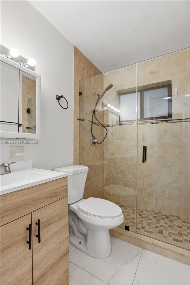 Building Photo - 6111 SW 39th Ct