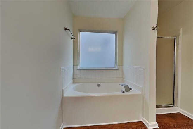 Building Photo - 1595 Stephens Pond View