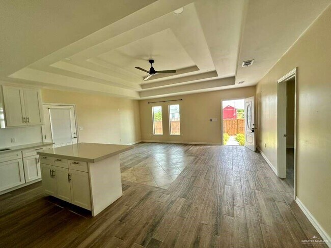 Building Photo - 14 N 109th St