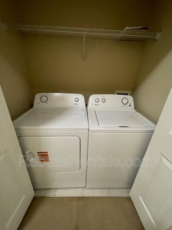 Building Photo - 4199 Highwood Dr