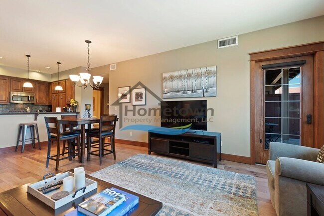 Building Photo - Two Bed, Two Bath Luxury Riverstone Condo!