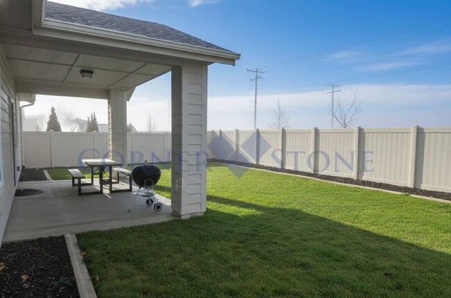 Building Photo - Stunning home in quiet subdivision!