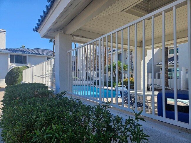 Building Photo - 1/2 OFF 1 MONTH'S RENT!!!!   2 Bedroom Condo in Marina Villas