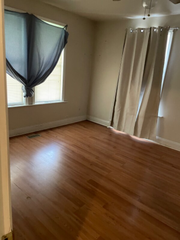 Building Photo - 3800 Glenmore Ave