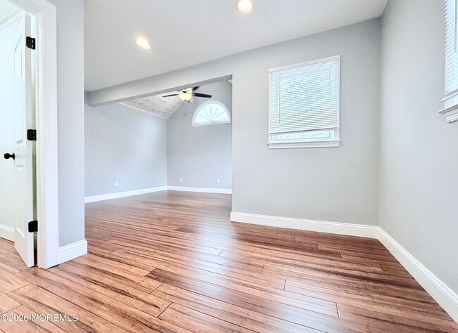 Building Photo - 7 Longfellow Ct