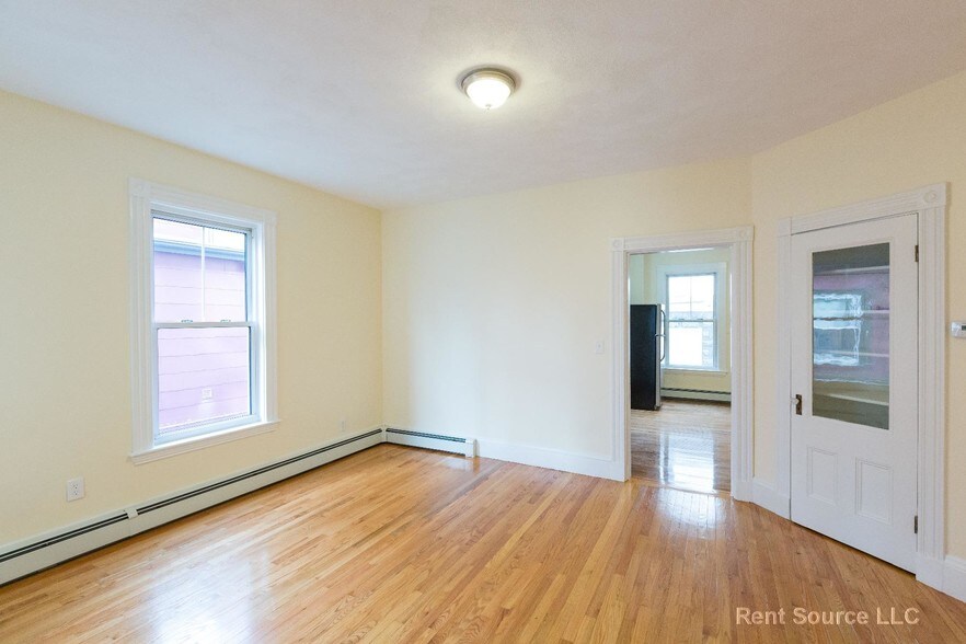 Building Photo - 23 Cottage Ave