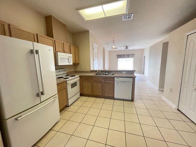 Building Photo - Fantastic Lake Nona Area 4B/2B Home