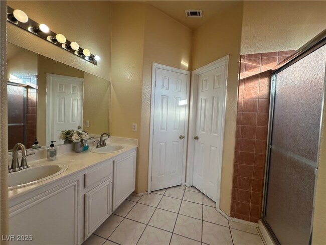 Building Photo - 8657 Keewatin Ct