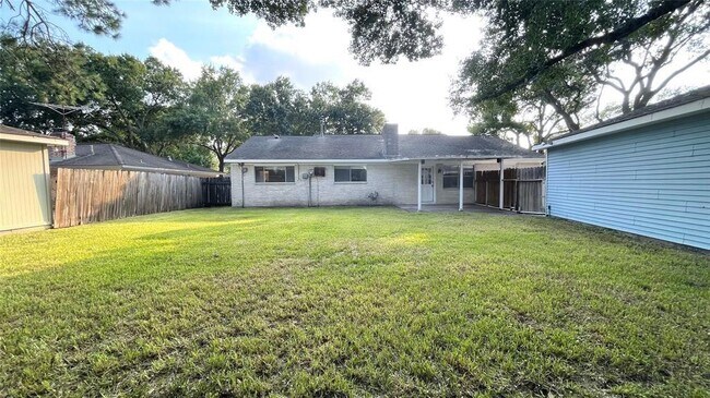 Building Photo - 15819 Fathom Ln