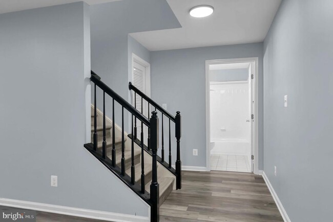 Building Photo - 2548 Port Potomac Ave