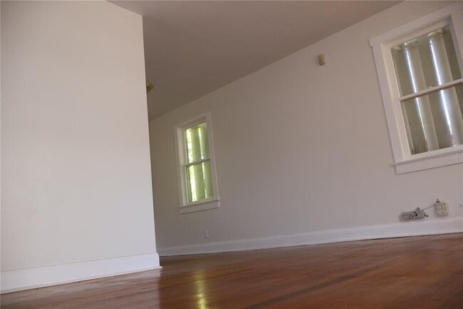 Building Photo - 3815 W De Leon St