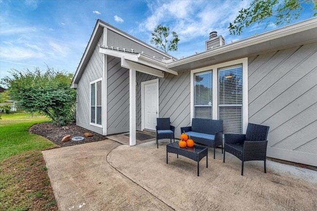 Building Photo - 2610 Loganberry Cir