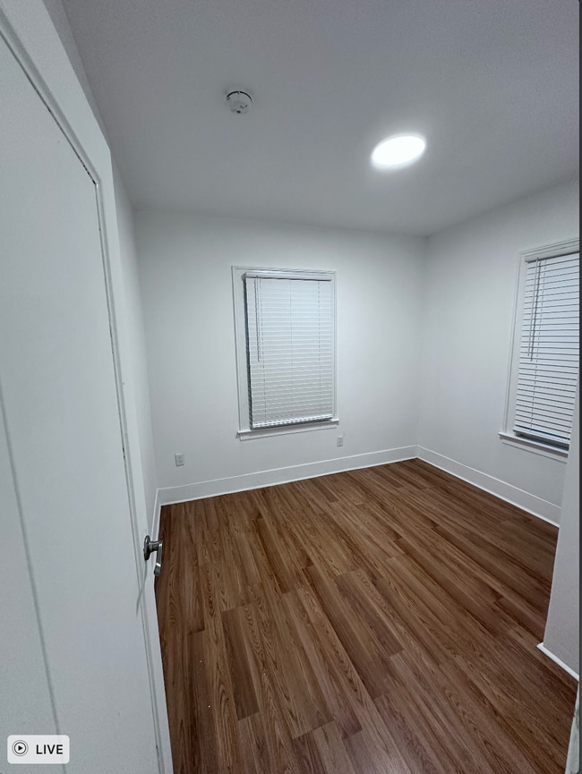 Building Photo - 409 Raines Park