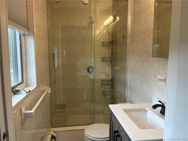 Building Photo - 2 Charles St