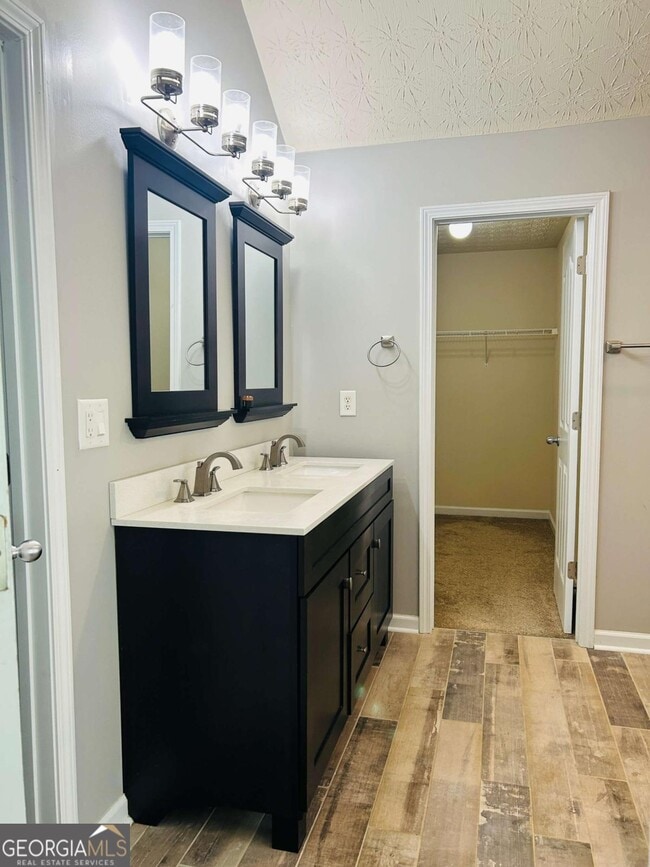 Building Photo - 5 Stony Oak Dr