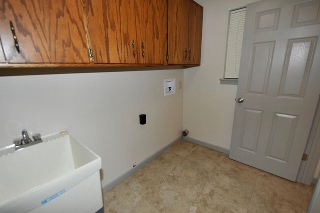 Building Photo - 2 bed 2 bath Hayden rancher duplex