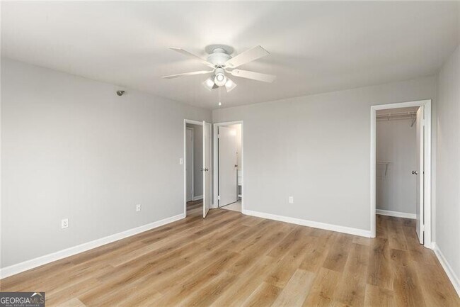Building Photo - 2479 Peachtree Rd NE