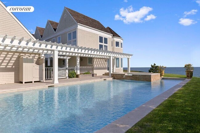 Building Photo - 390 Old Montauk Hwy