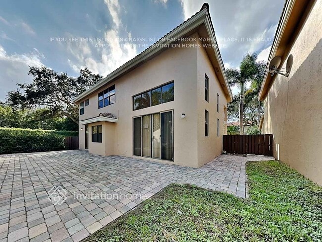 Building Photo - 1240 NW 105th Ave