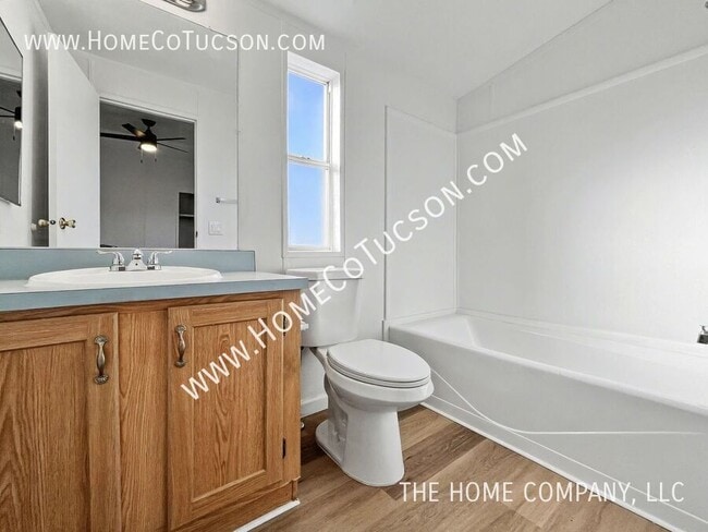 Building Photo - 9950 N El Uno Minor