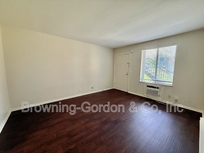 Building Photo - 2601 Hillsboro Pike