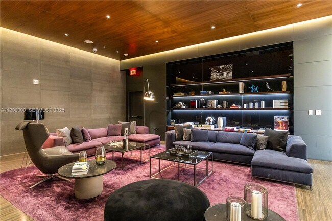 Building Photo - 68 SE 6th St