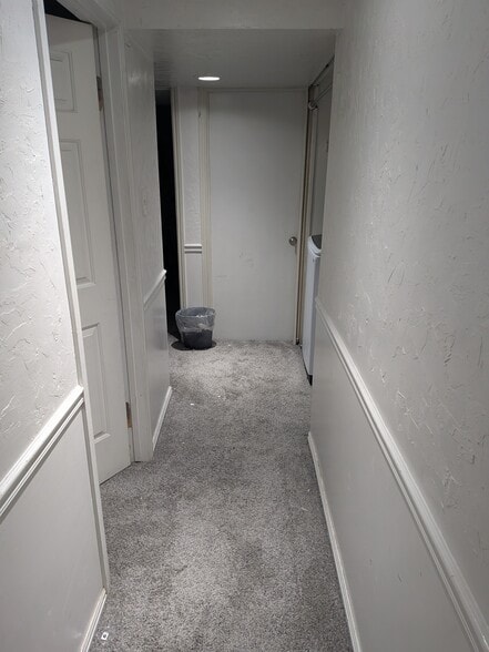 Hallway to 2nd room and bathroom - 793 E Gables St