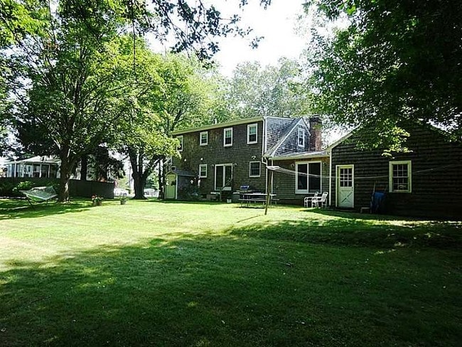 Building Photo - 48 Pleasant St