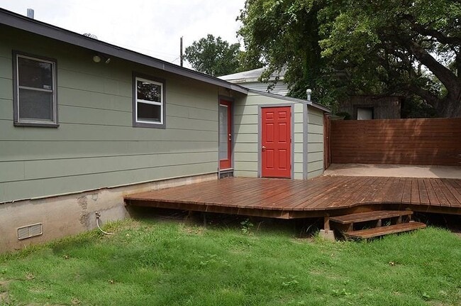 Building Photo - 1179 Oak Grove Ave