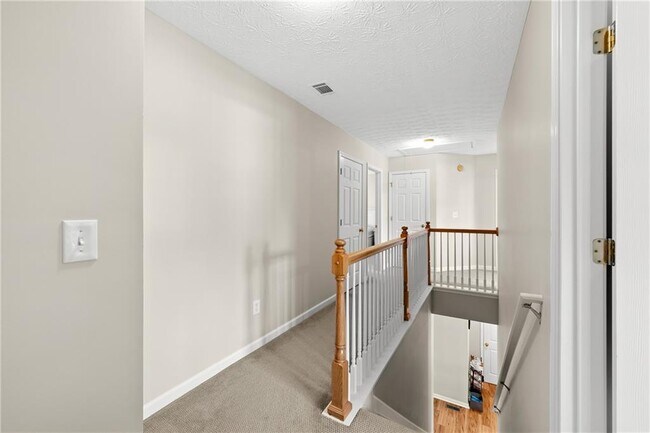 Building Photo - 3751 Roxfield Dr NE