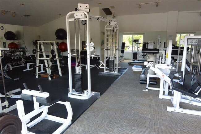 Building Photo - Immaculate 2 story 3 bedroom 2.5 bath house in Laguna Niguel