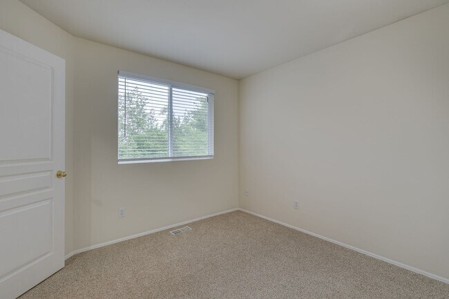 Building Photo - KLAHANIE Rental Home Available in August!