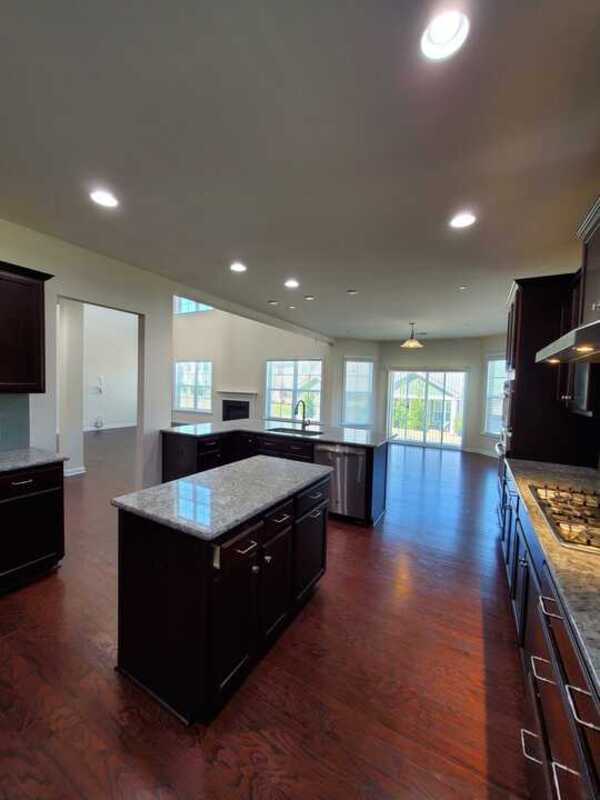 Building Photo - 1007 Anatrella Ln NW