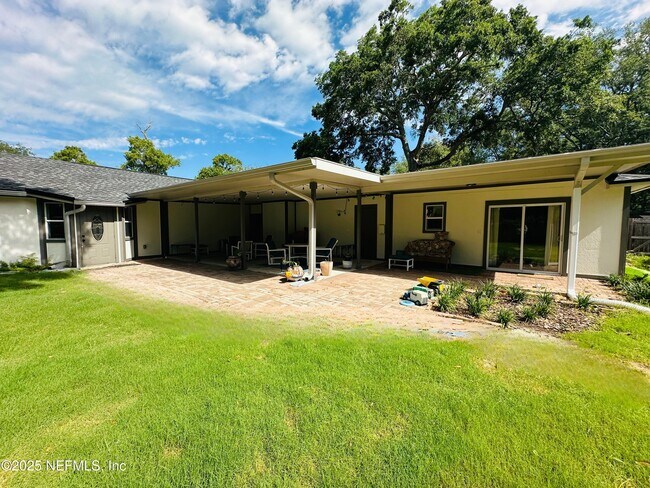 Building Photo - 14066 Inlet Dr