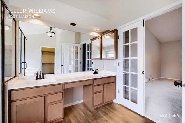 Building Photo - 8050 Butterweed Dr