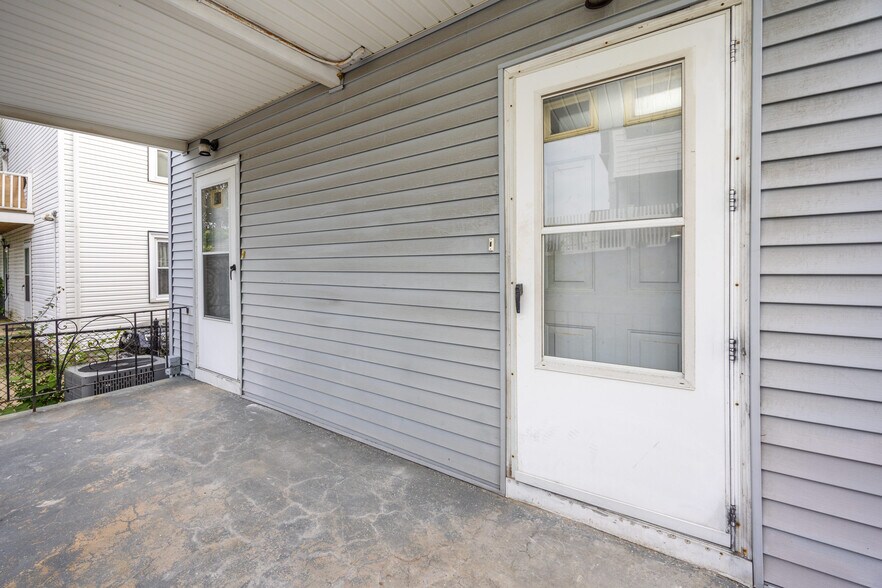 Building Photo - 19 Puritan Rd