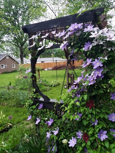 Primary Photo - 5711 Maywood Ave