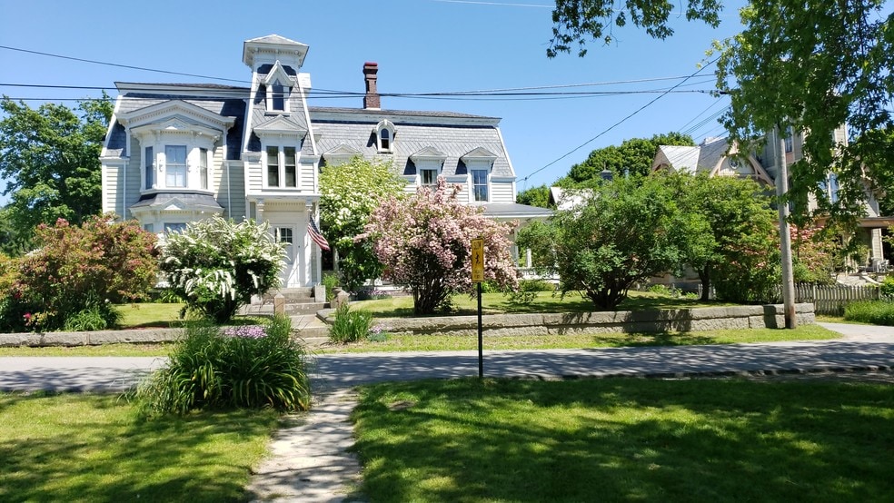 MOSES WEBSTER HOUSE 14 ATLANTIC AVE VINALHAVEN - 14 Atlantic Ave