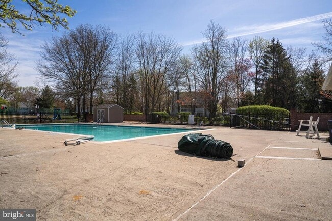 Building Photo - 27 Chambord Ct