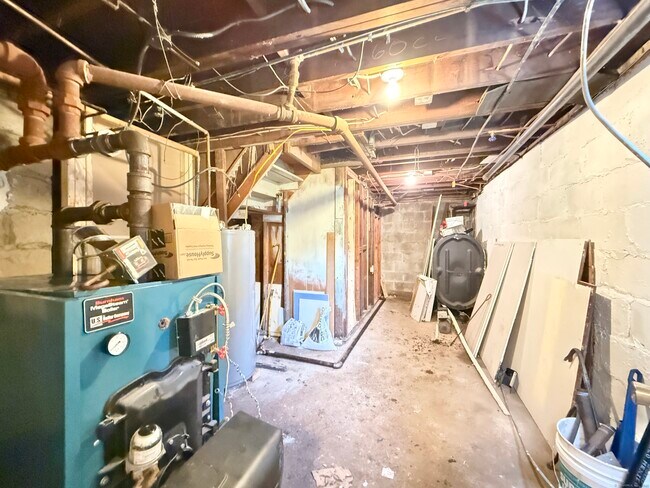 Building Photo - 10 Meadowpark Ave W