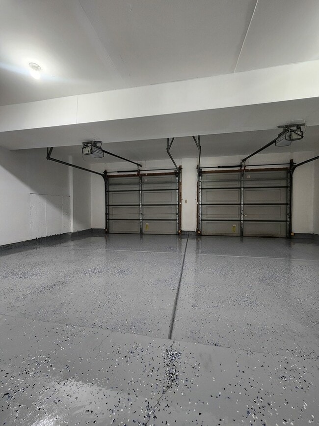 Building Photo - 2753 S Cedar Glen Dr