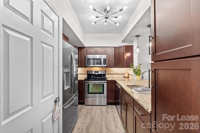 Building Photo - 19843 Henderson Rd