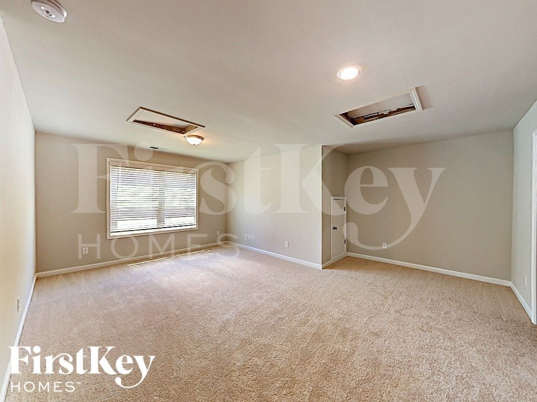 Building Photo - 3196 Baylor Cir