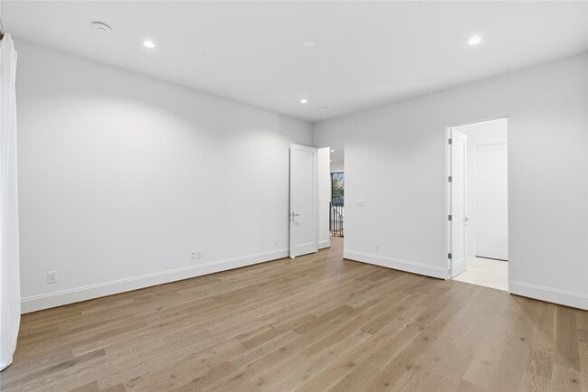 Building Photo - 6273 Piping Rock Ln