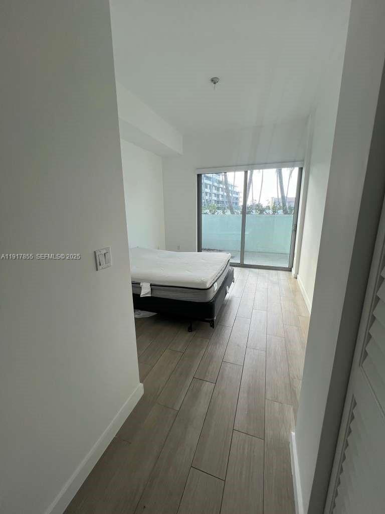 Building Photo - 1600 SW 1st Ave