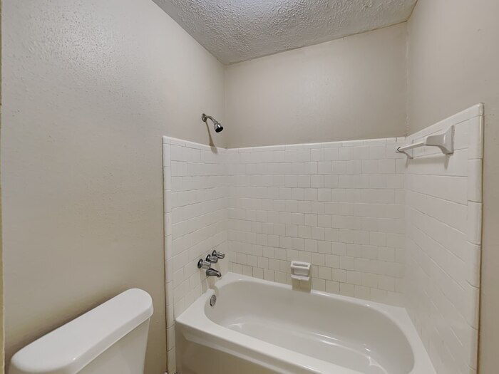 Building Photo - 2855 Pilgrims Point Dr