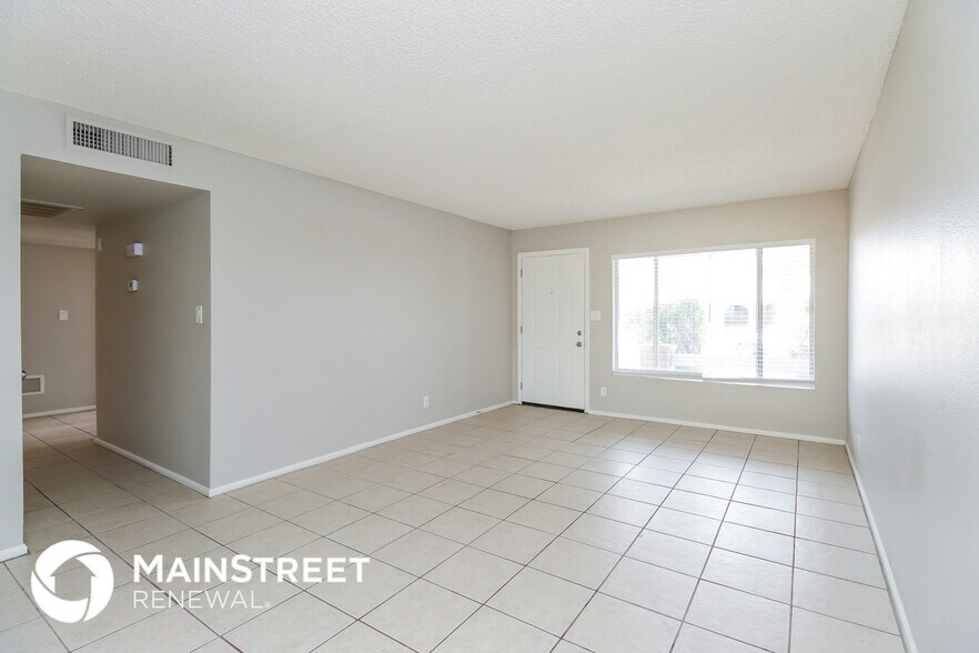 Building Photo - 2355 S Spruce