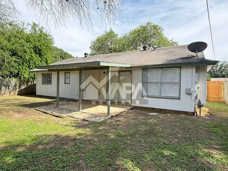 Building Photo - 9315 Cliff Way St