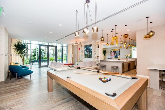 Building Photo - 650 NE 32nd St