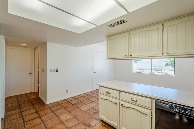 Building Photo - 834 N Constellation Way